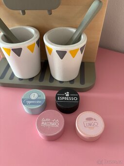 Janod dětská dřevěná kuchyňka Macaron - 12