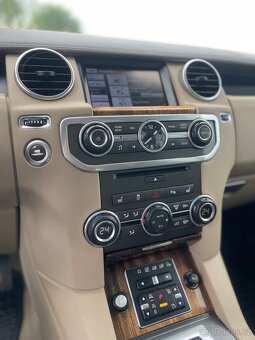 LAND ROVER DISCOVERY 3.0D HSE LUXURY 7 MÍST - 12