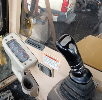 Pásový Bagr CAT 307 B - 12