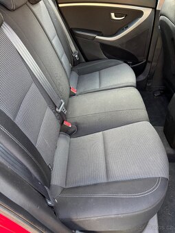 Hyundai i30 1,6 88kw combi - 12