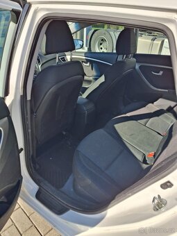 Hyundai i30 combi 2015, 1.6 diesel - 12