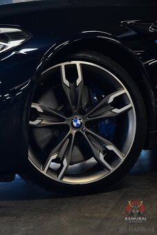BMW M550i xDrive - 12