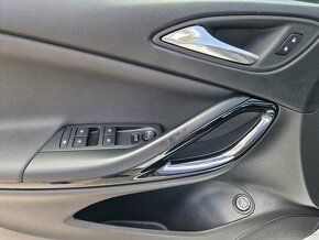 Opel Astra 1.4T SPORTS TOURER + 1.MAJITEL rok 2018 - 12