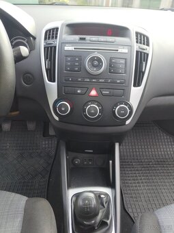 Kia Ceed 1.4benzin-Koup.Čr,103000KM,PO SERVISU - 12