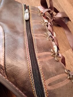 LUXUSNÍ POLOKOZAČKY ZNAČKA LAURA VITA výhodná cena - 12