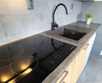 Prodej bytu 2+kk 43m² po kompletní rekonstrukci v podhůří Ji - 12