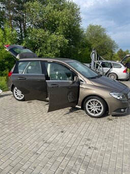 Mersedes Benz B180 - 12
