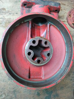 KUHN 280 SHRNOVAČ -- ruzné   díly - 12