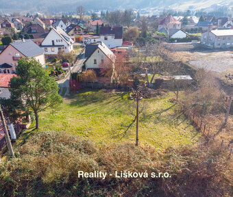 Stavební pozemek určený k výstavbě RD, obec Valtířov - 12