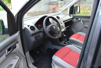 Volkswagen Caddy Life 1.4Mpi 59kw 7míst rok 2009 - 12