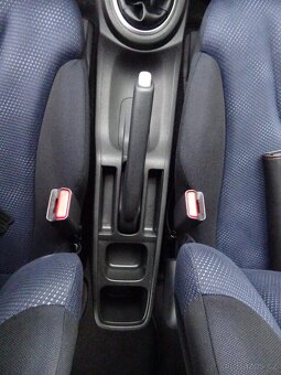 Honda Jazz, 1.2 i-VTEC 66kW  1x majitel servis jen Honda - 12