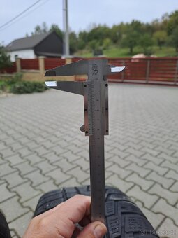 Zimní pneumatiky Nokian 205/55/16 s disky VW - 12