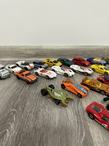 Set 70 originálních Hot Wheels autíček - 12