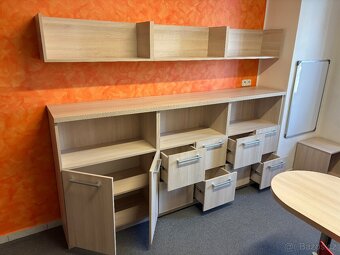 Vybavení studentského pokoje nebo kanceláře - 12