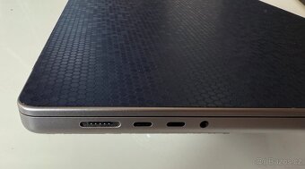 MacBook Pro M1 16” 1TB + příslušenství - 12