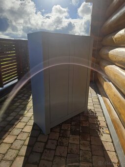 Krásná selská skříň po renovaci - 12