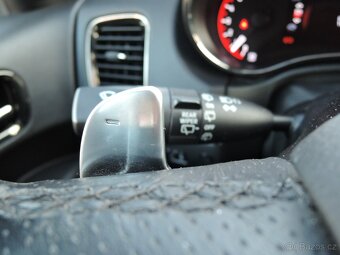 Dodge Durango 5,7 V8 HEMI R/T 6 míst. 85tkm 2019 - 12