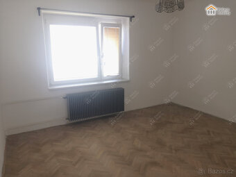 Prodej dvougeneračního RD s garáží a zahradou - 12