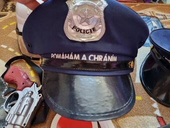 Policejní kostým, špión s výbavou - 12