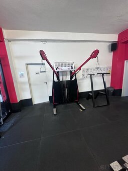 PRODEJ KOMPLETNÍHO FITNESS VYBAVENÍ - TOP STAV - 12
