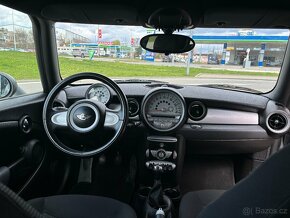 Mini Cooper Clubman 1.6i 88kW - 12