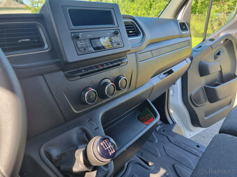 Prodám zánovní Renault Master 7míst - 12