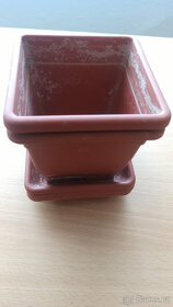 Plastové květináče podle seznamu a vyobrazení - 12