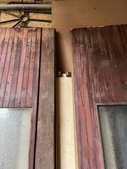 Dvoukřídlé retro dveře s kováním - 12