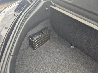 Prodám Volkswagen New Beetle 2.0i 85kw - NAJETO 92734 km - 12