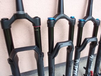 Nové vidlice Fox, Rock Shox, SR Suntour - 12