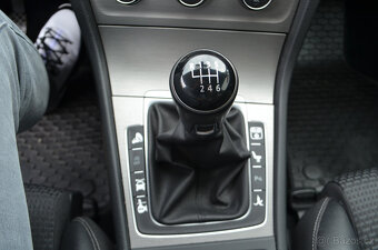 PRODÁM VW GOLF R-LINE 1.4TSI 150PS 2016 NAVI,TOP STAV - 12