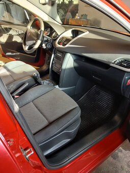 PEUGEOT 207 PRVNÍ MAJITEL BOHATÁ VÝBAVA - 12