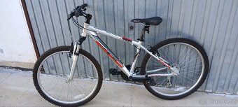Fuji Nevada 4.0 - 12