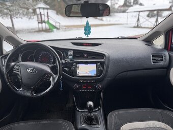 Kia Ceed SW 1.6 GDI - 12