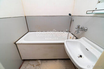 Prodej bytu  3+1 (63 m2) s prostorným balkónem, os. vlastnic - 12