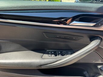 BMW M550i Individual, masáže, Webasto, Head-up, Soft close - 12