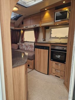 BAILEY PURSUIT 400/2 - jen  918kg - 12