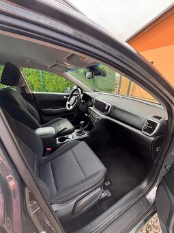Kia Sportage 1,6 benzin 97kw/130k,rok 2021 - 12