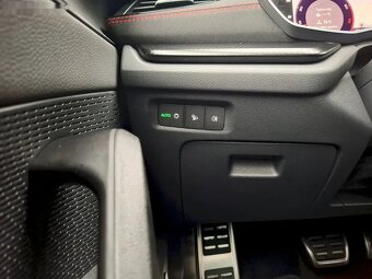 Škoda Octavia, RS 2,0 TSI 195 kW DSG - 12