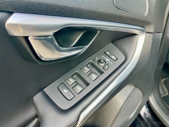 Volvo V40 D2 88kW R-Design VÝHŘEV Bi-Xenony NAVI Senzory - 12