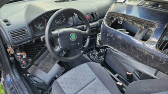 2x Octavia Combi 1.6i na ND - 12