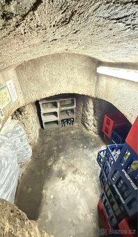 ⭐ Stylový sklípek 98 m² – kompletně zařízeno, otevřete hned - 12