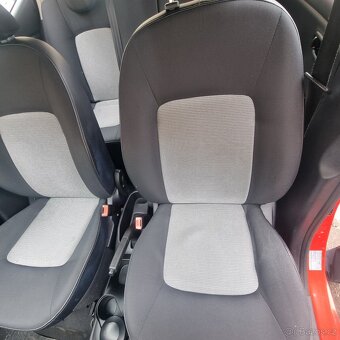 Hyundai i10 - 12