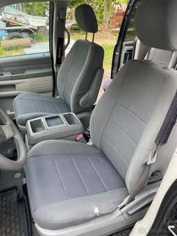 Dodge Grand Caravan SE - 12