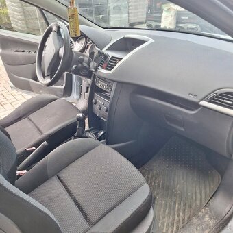 Peugeot 207 1.4i 70kw r.v 2010 - 12