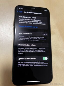 I Phone 11 pro - 12