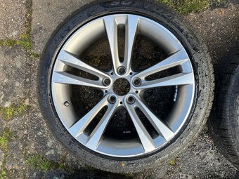 ZIMNÍ PNEU 225/45 R18 rf + ORIGINÁL DISKY BMW F30 - 12