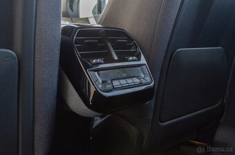BMW iX xDrive40, Masáž, H&K, Tažné, DPH - 12