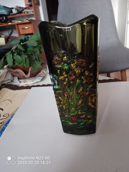 stare hutni barevne sklo vazy,misy,sklenice atd. - 12