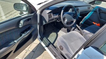 Toyota Carina E 1.8, 178tis km, výhřev čel. skla, el. šíbr - 12